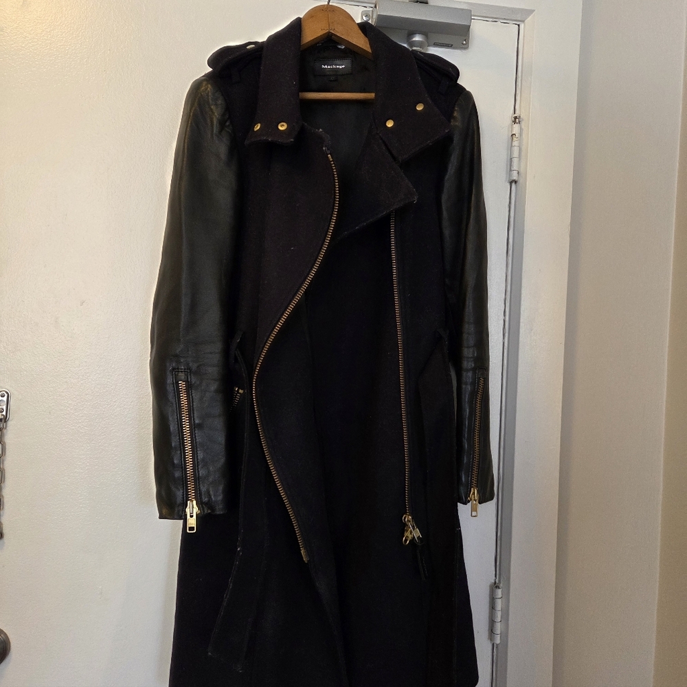 Women's Mackage Dale Wool Trench Coat with Leather Sleeves - Black - Size Medium - Picture 5 of 16